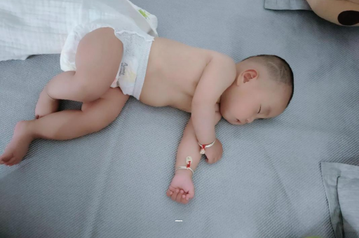 厦门宝宝总是摇头怎么回事